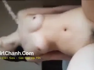 Người yêu rên khoái lên đỉnh trong tư thế "cưỡi ngữa"