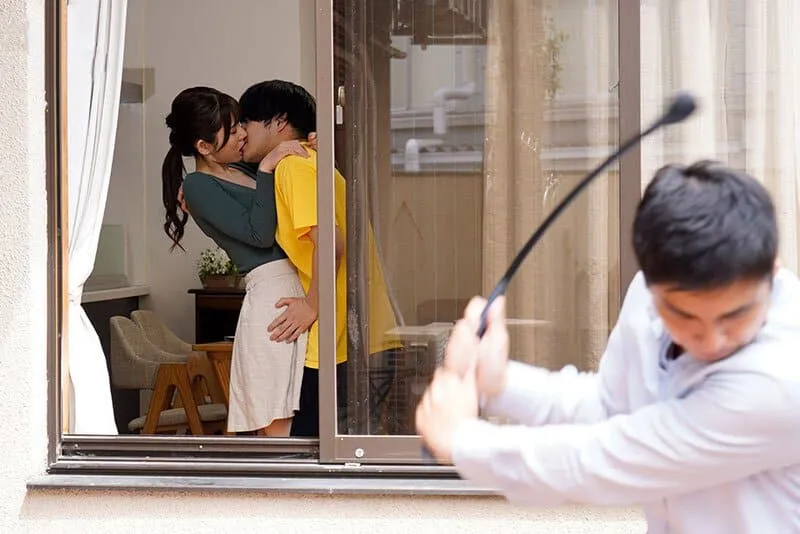 Gã chồng mãi mê với công việc, cô vợ nảy sinh tình cảm với em ông chồng vì cô đơn